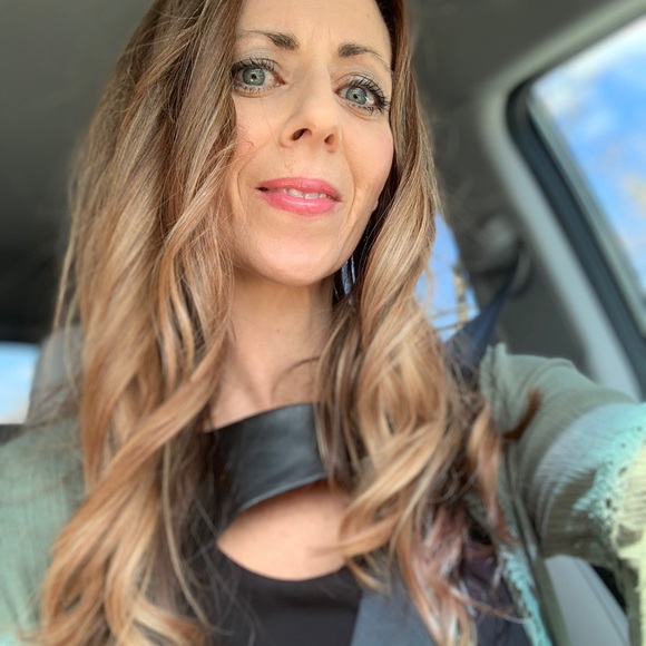 Meet your Posher, Kara - Picture 5 of 5